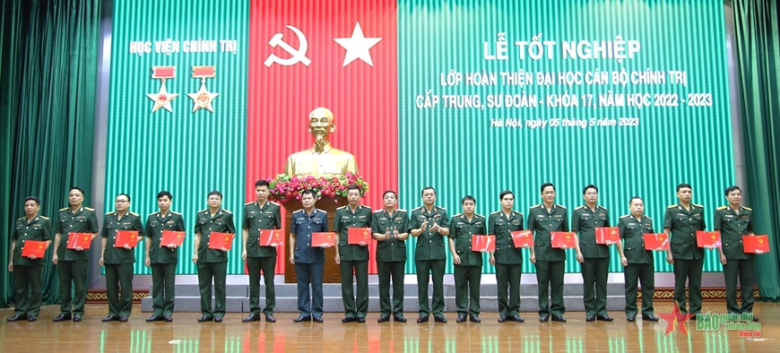 Học viện Chính trị: Tổ chức Lễ tốt nghiệp Lớp hoàn thiện đại học cán bộ chính trị cấp trung, sư đoàn 